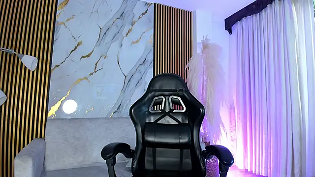 JulienSaint online show from December 2, 2025, 11:59 am