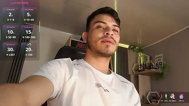 Snapshot of Bastian_MCcormick chatting on October 30, 2025, 12:28 pm Bastian MCcormick online show from October 30, 2025, 12:28 pm