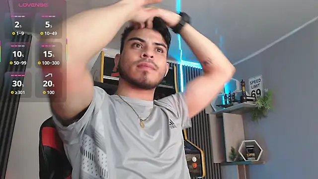 Snapshot of Bastian_MCcormick chatting on November 3, 2025, 12:50 pm Bastian MCcormick online show from November 3, 2025, 12:50 pm