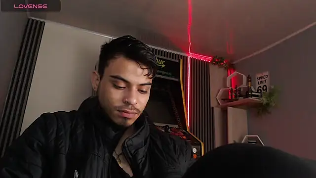 Snapshot of Bastian_MCcormick chatting on November 4, 2025, 12:48 pm Bastian MCcormick online show from November 4, 2025, 12:48 pm