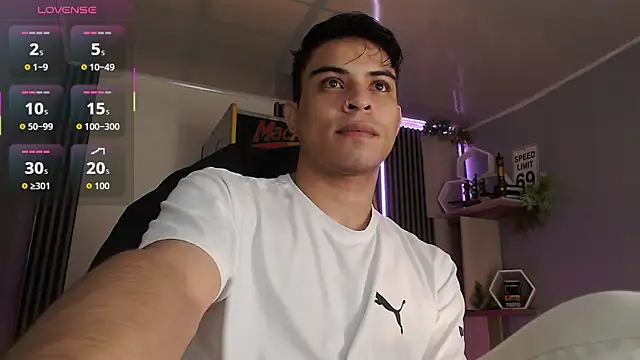 Snapshot of Bastian_MCcormick chatting on November 8, 2025, 12:49 pm Bastian MCcormick online show from November 8, 2025, 12:49 pm