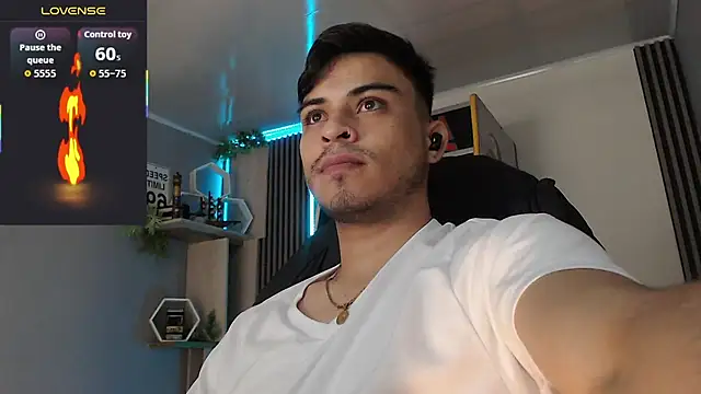 Snapshot of Bastian_MCcormick chatting on November 15, 2025, 12:45 pm Bastian MCcormick online show from November 15, 2025, 12:45 pm