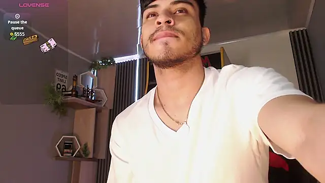 Snapshot of Bastian_MCcormick chatting on November 27, 2025, 12:40 pm Bastian MCcormick online show from November 27, 2025, 12:40 pm