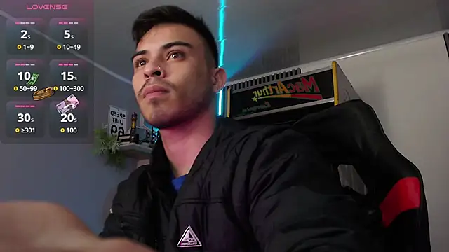 Snapshot of Bastian_MCcormick chatting on November 30, 2025, 11:14 am Bastian MCcormick online show from November 30, 2025, 11:14 am