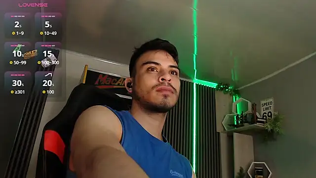 Snapshot of Bastian_MCcormick chatting on December 5, 2025, 11:52 am Bastian MCcormick online show from December 5, 2025, 11:52 am