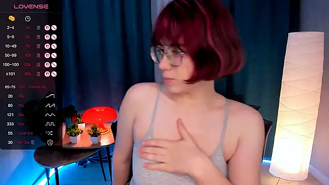 BellaCaress online show from October 15, 2025, 2:11 am