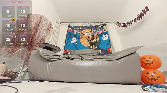 Snapshot of fox-yiyi chatting on October 25, 2025, 12:02 pm fox-yiyi online show from October 25, 2025, 12:02 pm