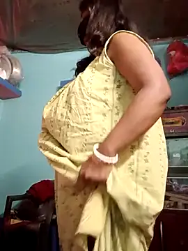 Hotty-rosni online show from December 14, 2025, 4:07 am