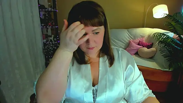 CrystaalStaar online show from September 11, 2025, 7:25 pm