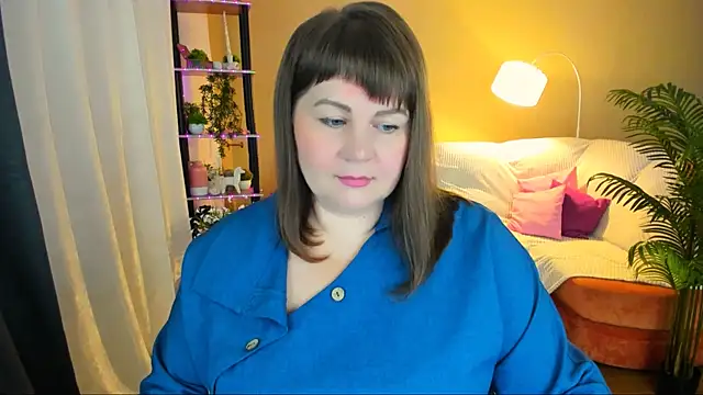 CrystaalStaar online show from September 20, 2025, 7:15 pm