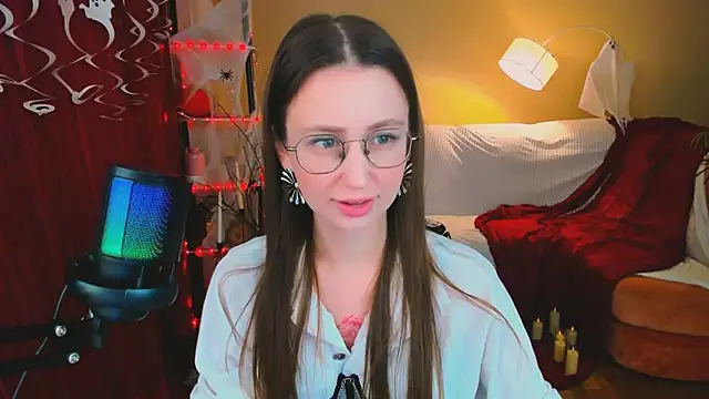 YourLovellyStory online show from October 27, 2025, 4:22 pm