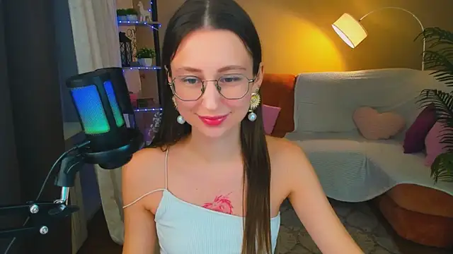 YourLovellyStory online show from November 14, 2025, 11:42 am