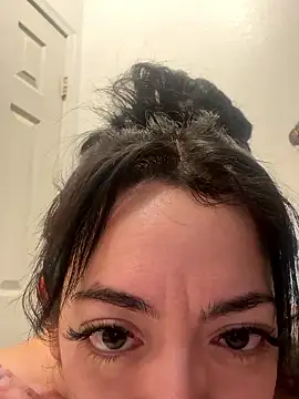 Snapshot of racoonbaby chatting on September 29, 2025, 7:57 am racoonbaby online show from September 29, 2025, 7:57 am