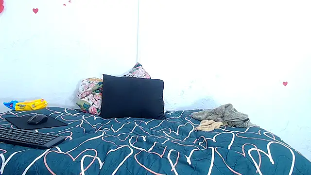 Snapshot of karenvagina18 chatting on October 20, 2025, 1:11 pm karenvagina18 online show from October 20, 2025, 1:11 pm