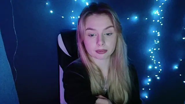 AngelicaHollywood online show from November 20, 2025, 7:57 pm