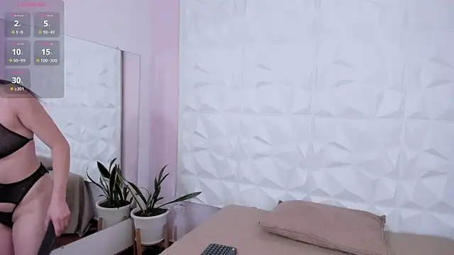 Snapshot of HannahToons chatting on September 15, 2025, 8:09 pm HannahToons online show from September 15, 2025, 8:09 pm