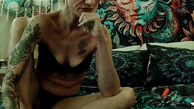 gypsyadventures1 online show from September 16, 2025, 6:47 am