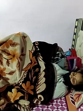 Snapshot of Love-pari077 chatting on December 3, 2025, 12:40 am Love-pari077 online show from December 3, 2025, 12:40 am