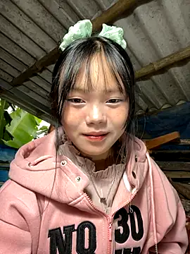 Snapshot of AdamLazis chatting on November 4, 2025, 12:21 am AdamLazis online show from November 4, 2025, 12:21 am