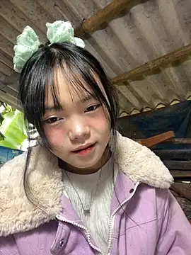 Snapshot of AdamLazis chatting on November 6, 2025, 1:06 am AdamLazis online show from November 6, 2025, 1:06 am