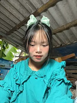 Snapshot of AdamLazis chatting on November 9, 2025, 12:31 am AdamLazis online show from November 9, 2025, 12:31 am