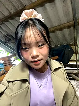 Snapshot of AdamLazis chatting on November 15, 2025, 8:33 am AdamLazis online show from November 15, 2025, 8:33 am