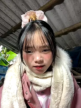 Snapshot of AdamLazis chatting on November 18, 2025, 1:22 am AdamLazis online show from November 18, 2025, 1:22 am