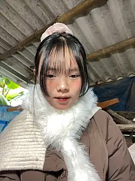 Snapshot of AdamLazis chatting on November 22, 2025, 12:42 am AdamLazis online show from November 22, 2025, 12:42 am