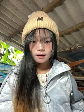 Snapshot of AdamLazis chatting on November 27, 2025, 12:35 am AdamLazis online show from November 27, 2025, 12:35 am