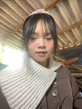 Snapshot of AdamLazis chatting on November 29, 2025, 1:52 am AdamLazis online show from November 29, 2025, 1:52 am