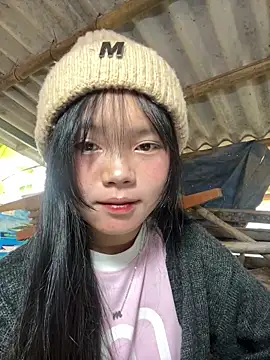 Snapshot of AdamLazis chatting on December 3, 2025, 1:13 am AdamLazis online show from December 3, 2025, 1:13 am