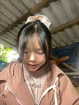 Snapshot of AdamLazis chatting on December 5, 2025, 1:03 am AdamLazis online show from December 5, 2025, 1:03 am