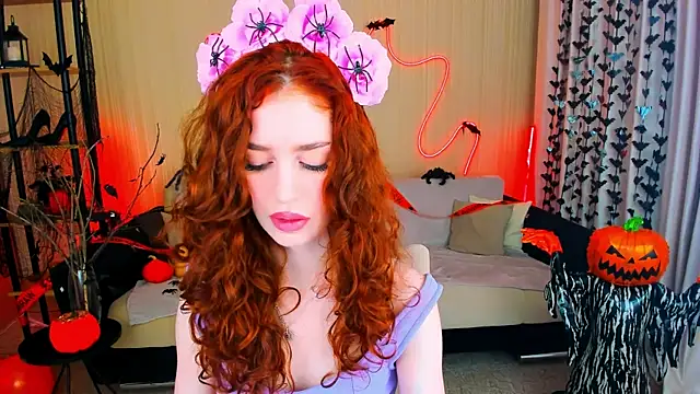 Snapshot of ChristinaConteeree chatting on October 27, 2025, 7:18 pm ChristinaConteeree online show from October 27, 2025, 7:18 pm