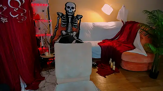 Snapshot of ChristinaConteeree chatting on October 29, 2025, 7:37 pm ChristinaConteeree online show from October 29, 2025, 7:37 pm