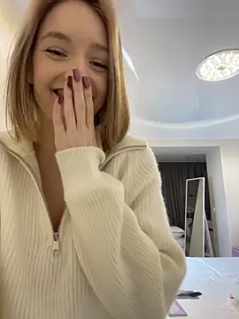 IsabelleDurand online show from December 17, 2025, 3:18 pm