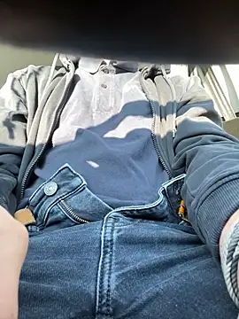 charl-5 online show from December 15, 2025, 12:09 pm