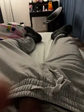 Frankieyyy1 online show from December 4, 2025, 8:17 pm