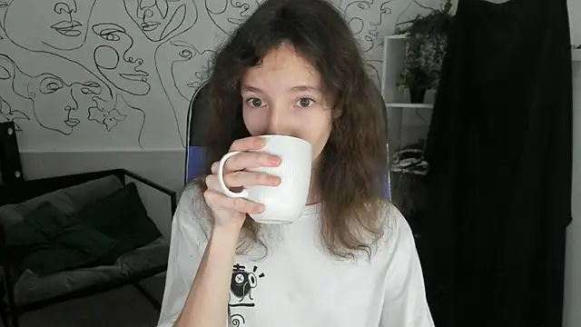 EmmanuellBrown online show from September 14, 2025, 4:22 am