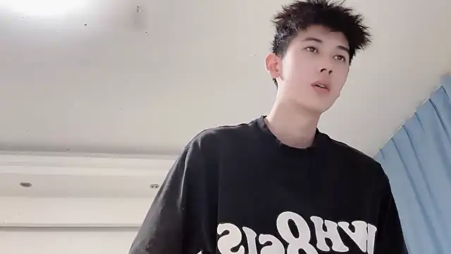 xiaojie2563 online show from October 22, 2025, 12:38 pm