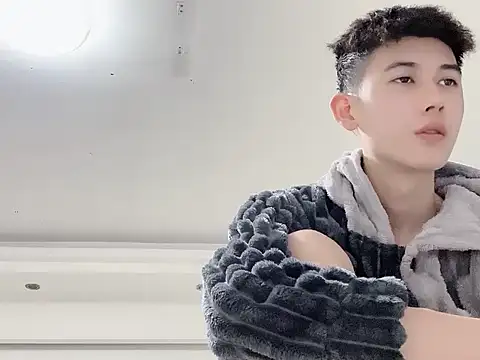 xiaojie2563 online show from November 21, 2025, 10:25 am