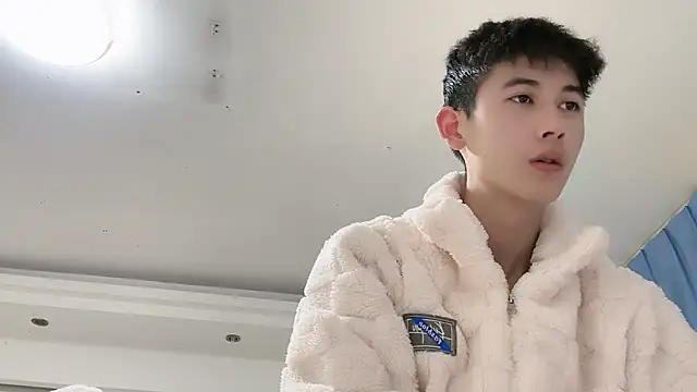 xiaojie2563 online show from December 16, 2025, 11:26 am