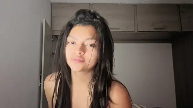 Snapshot of Candela___ chatting on November 6, 2025, 7:09 am Candela online show from November 6, 2025, 7:09 am