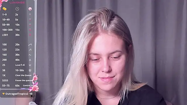 Snapshot of AngelAnty chatting on September 12, 2025, 4:29 pm AngelAnty online show from September 12, 2025, 4:29 pm