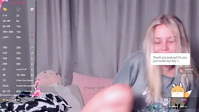 Snapshot of AngelAnty chatting on September 14, 2025, 4:06 pm AngelAnty online show from September 14, 2025, 4:06 pm