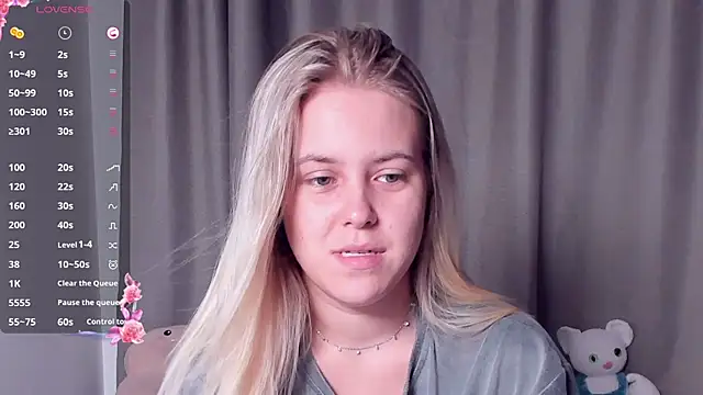 Snapshot of AngelAnty chatting on September 15, 2025, 3:01 pm AngelAnty online show from September 15, 2025, 3:01 pm