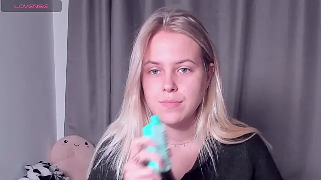 Snapshot of AngelAnty chatting on September 20, 2025, 3:02 pm AngelAnty online show from September 20, 2025, 3:02 pm