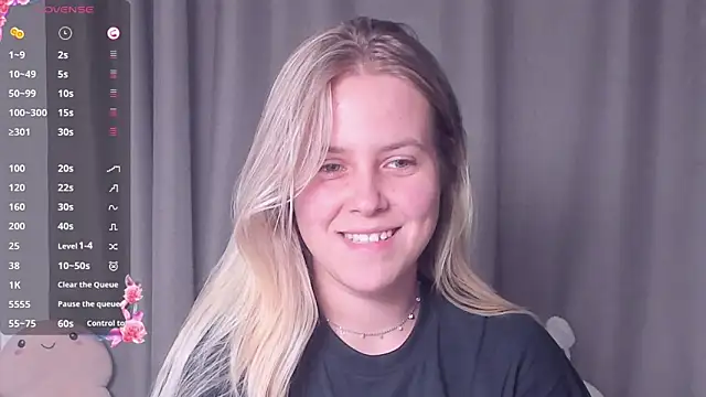 Snapshot of AngelAnty chatting on October 6, 2025, 2:58 pm AngelAnty online show from October 6, 2025, 2:58 pm