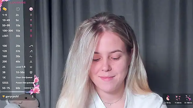 Snapshot of AngelAnty chatting on October 27, 2025, 3:27 pm AngelAnty online show from October 27, 2025, 3:27 pm