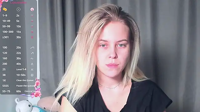 Snapshot of AngelAnty chatting on November 2, 2025, 3:03 pm AngelAnty online show from November 2, 2025, 3:03 pm