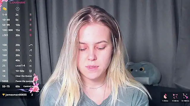 Snapshot of AngelAnty chatting on November 9, 2025, 3:10 pm AngelAnty online show from November 9, 2025, 3:10 pm